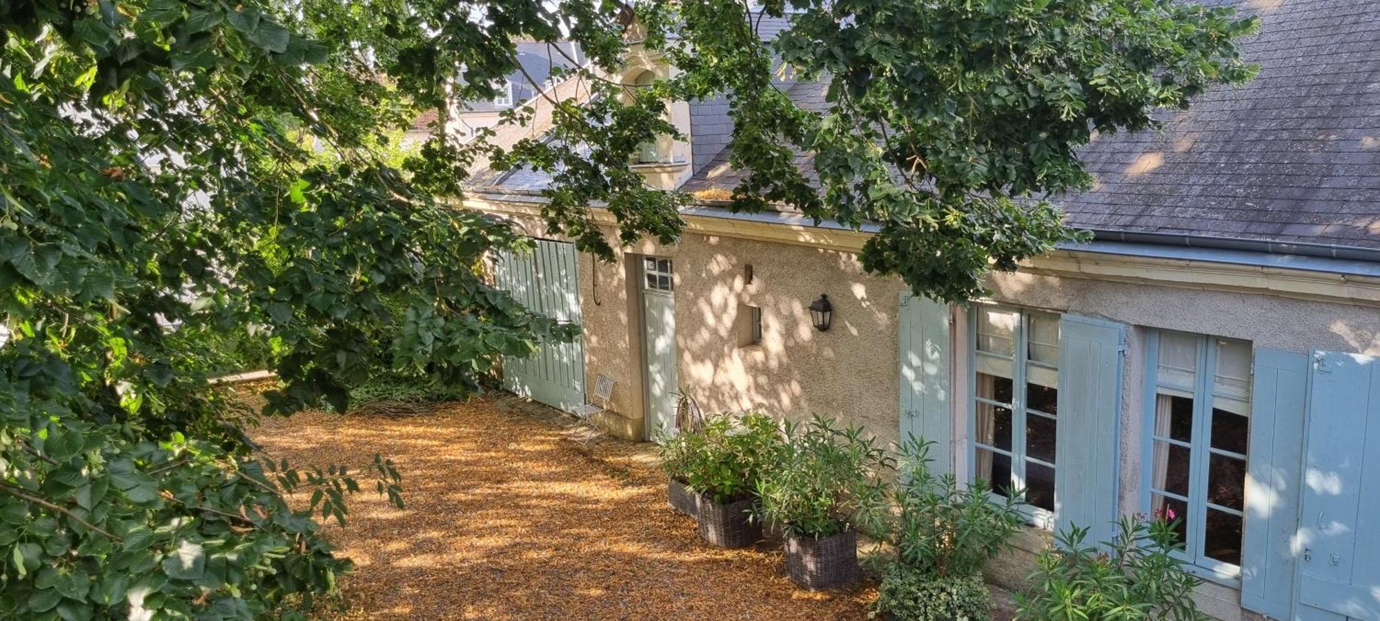 La Maison Celadon Prunay-Cassereau Exterior photo